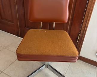 MCM Swivel Office chair
