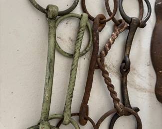 Horse bridle bits