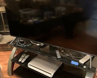 Flat tv and sub woofer
