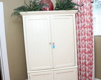 TV Hutch