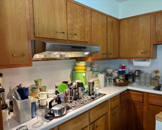 tupperware, assorted glass and kitchen items