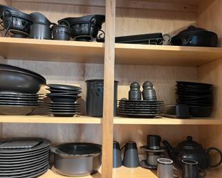 Black Pfaltzgraff Dinnerware