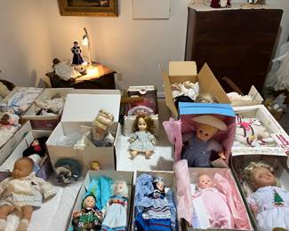 Large selection of Dolls ~ Madame Alexander ~ Storybook ~ Horsman ~ Effenbee ~ Etc.