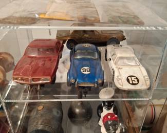 4 Vintage Complete Slot Cars and Aunt Jemimma S&P Shakers!
