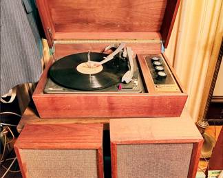 Garard Turntable in Wooden Case