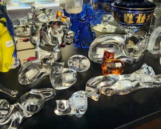 Baccarat, Orrefoirs, Lalique, and other crystal cats