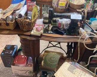 Beautiful tiger oak sewing machine. Free brand
