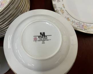 Excel Faberware Southampton Dinnerware & Storage Cases