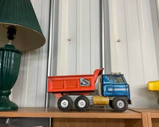 ERTL Int'l Transtar Dump Truck Metal Toy