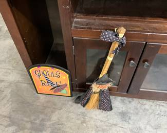 Halloween Decor