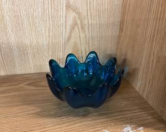 Blenko Art Glass Cobalt Blue Lotus Petal Bowl