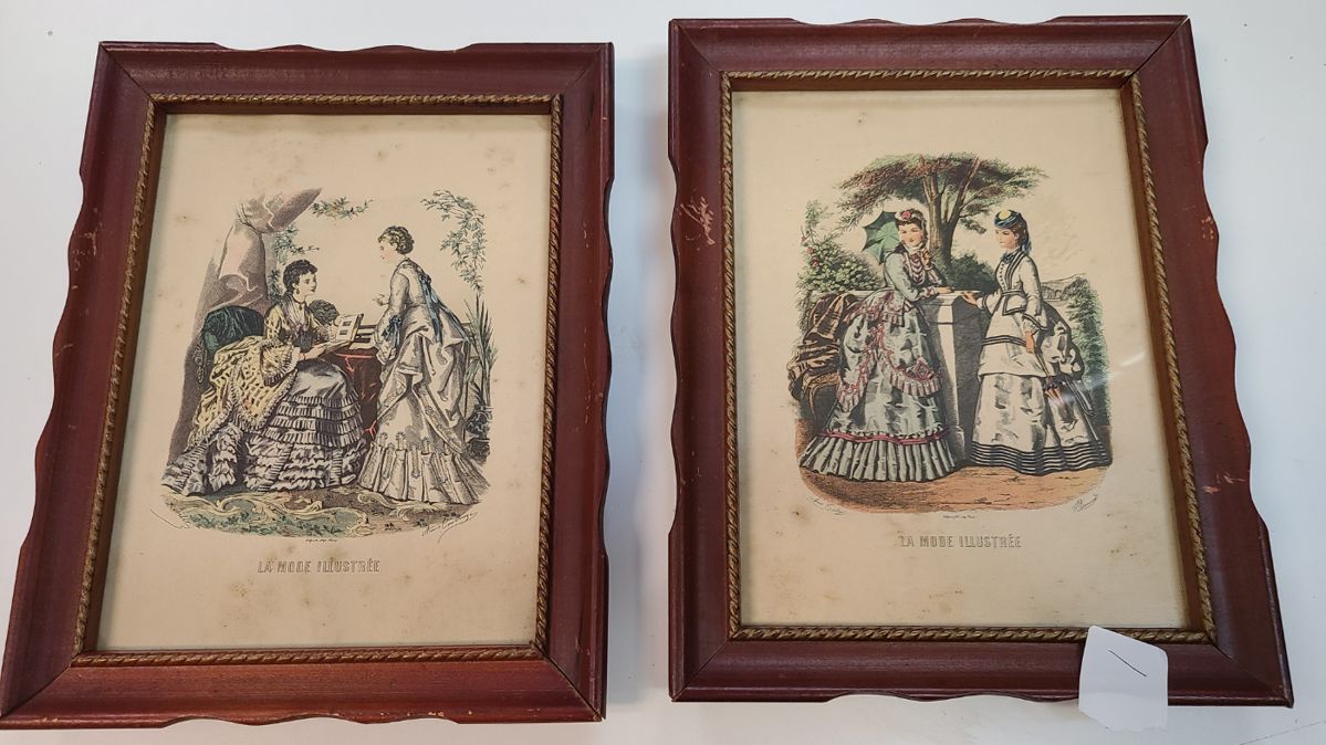 pair of framed prints La Mode Illustree