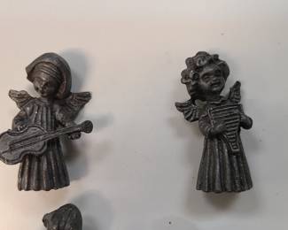 Peter winged musicians