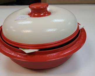 Rangemate microwave bowl with lid