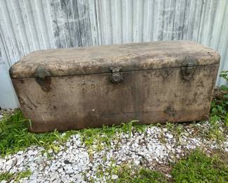 1926 Touring car trunk 