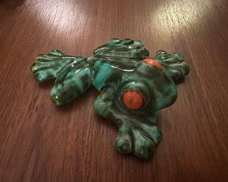 Groovy ceramic frog