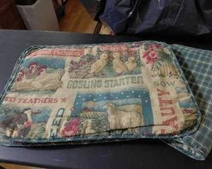 Nice Country Style Place Mats, new condition, 4 total, no tears, no damage.