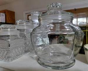 Nice large jar with tight fitting lid, this jar has multiple uses.