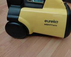 Eureka Mighty Mite is a small lightweight but powerful vacuum cleaner. It is a very versatile, 360 hose swivel & floor to ceiling attachments 7-pieces. It can be used as a blower as well because it is so powerful. Like new condition.