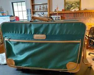 Green and Tan Suitcase set, 5 pieces total, new condition.