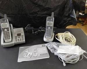 Uniden Remote Phone, 2 Phones, 2 Charging Bases, plugs and manual in box.