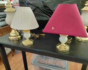 Lamps, Small Vintage Lamps, Gold and Cream Ceramic, Different Shades, 1 Maroon & 1 Cream, good condition. Match lot#149, 151.