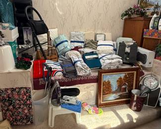 Lots of linens and linen sets.
