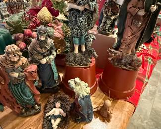 Some classy Christmas decorations.