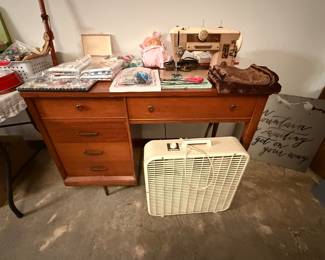 Nice sewing machine with cabinet