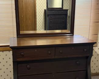 3 PIECE ANTIQUE BEDROOM SET