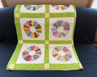 LOVELY VINTAGE HAND STITCHED QUILT