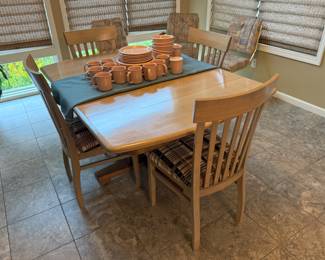 KITCHEN TABLE WITH 6 CHAIRS
