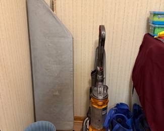 DYSON VACUUM