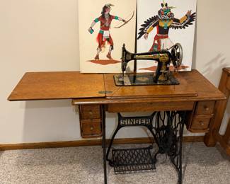 VINTAGE SINGER SEWING MACHINE