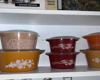 Vintage Pyrex 🤎