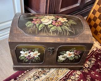 Lots of vintage chests
