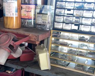 Fasteners, nails, screws ! Air compressor