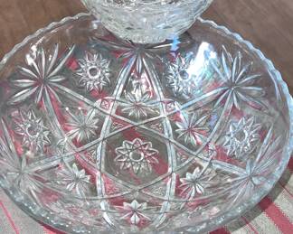 Vintage crystal chip n dip bowl