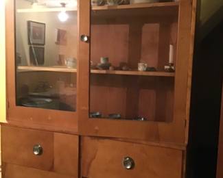 Utility cabinet