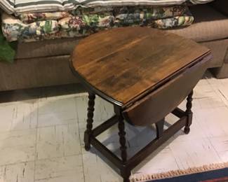 Small gate leg table