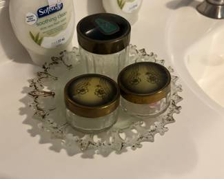 Dresser jars