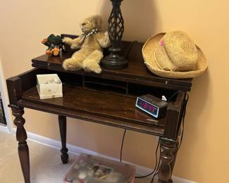 Lady’s writing desk