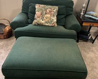 Large green chair w/matching ottoman