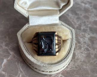 Men’s 10k intaglio ring