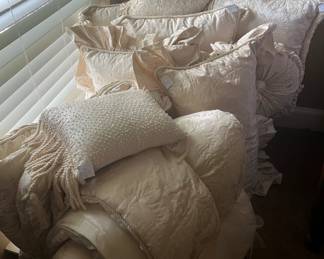 King custom bedding