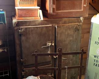 Metal Ice Box