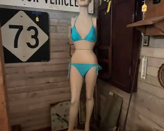 2 mannequins available