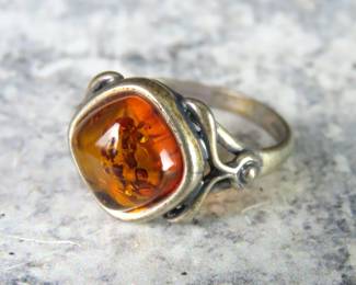 Sterling Silver Ring with Amber Setting - Size 8