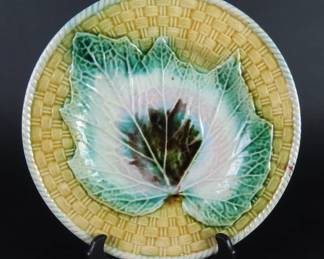 8" Majolica Leaf Plate