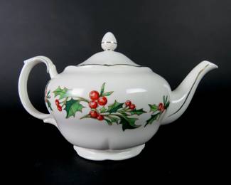 Waldman House "A Cup of Christmas Tea" Tea Pot
